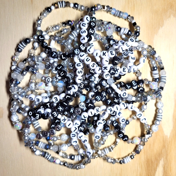 The Man- Taylor Swift Friendship Bracelet - Picture 1 of 5